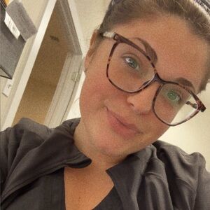 Meet your Posher, Rachel